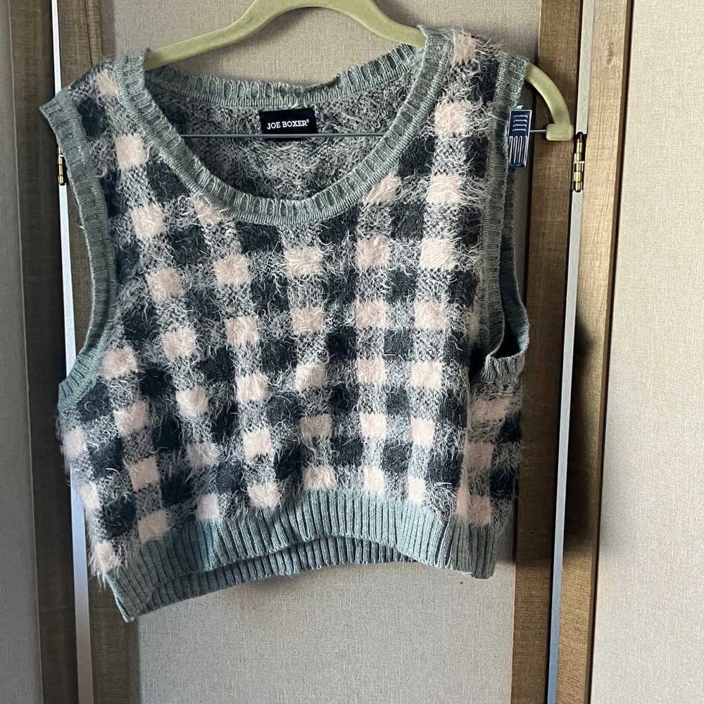 FINAL MARKDOWN Joe Boxer junior cropped knit vest large